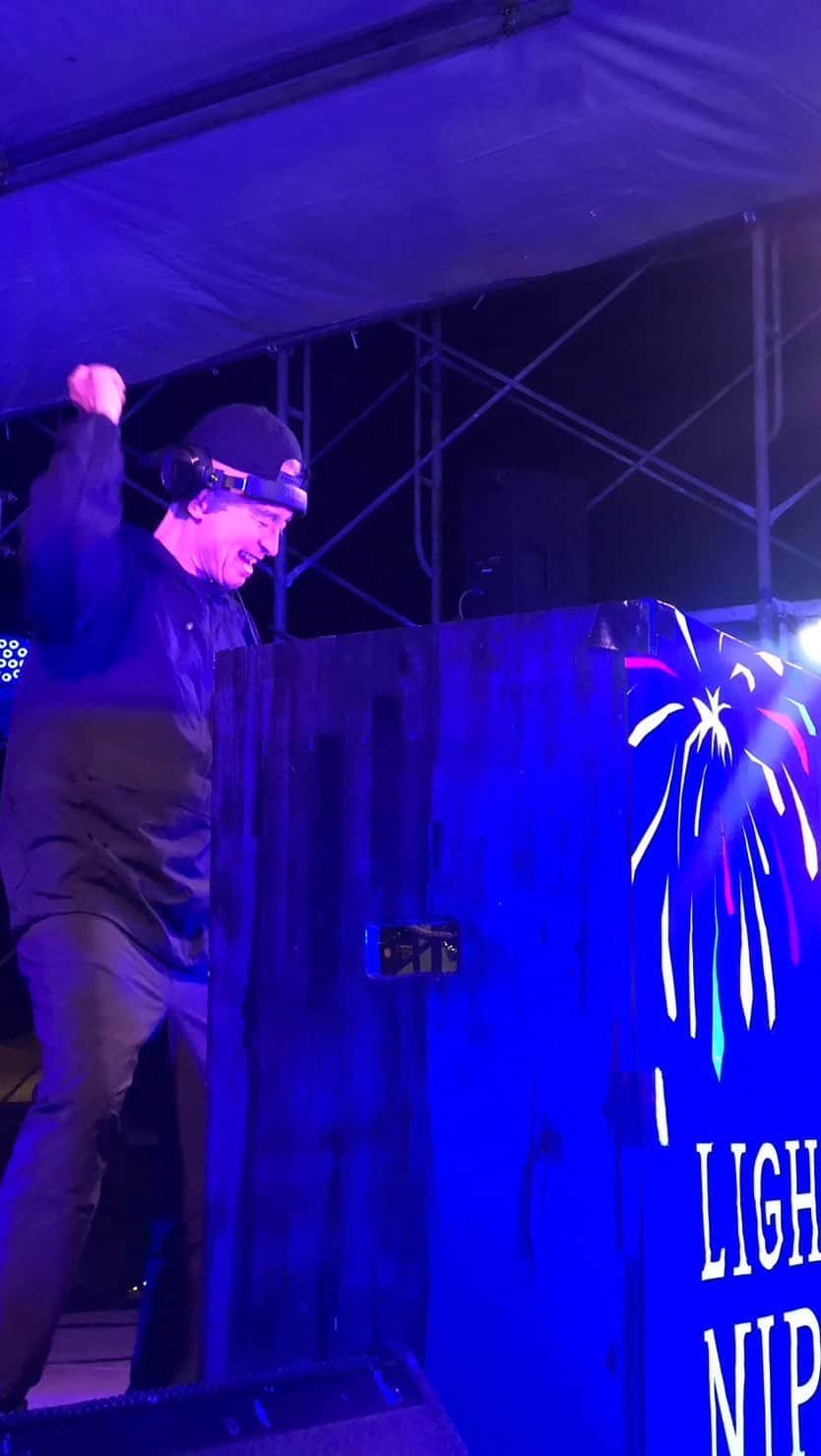 マーク・パンサーのインスタグラム：「気仙沼の夜空に #globe と花火🎇 #lightupnippon」