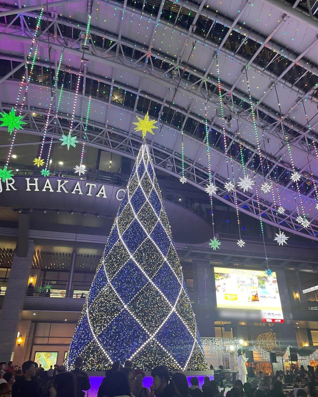 高木晴菜さんのインスタグラム写真 - (高木晴菜Instagram)「クリスマスマーケット🎄🎅🏻  クリスマスシーズンしか楽しめないこの雰囲気！ 楽しかったなぁ🤍一瞬でほろよいに🤣  最近急に寒くなってきたので、 温かくして過ごしましょうね☃️🧣  #クリスマスマーケット」11月19日 9時07分 - harunatakagi