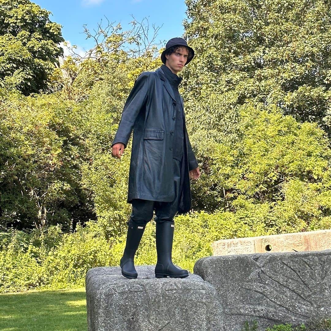 ハンターブーツのインスタグラム：「Fashionable, yet practical. The Original Tall Boots are a staple for all wardrobes. #HunterBoots」