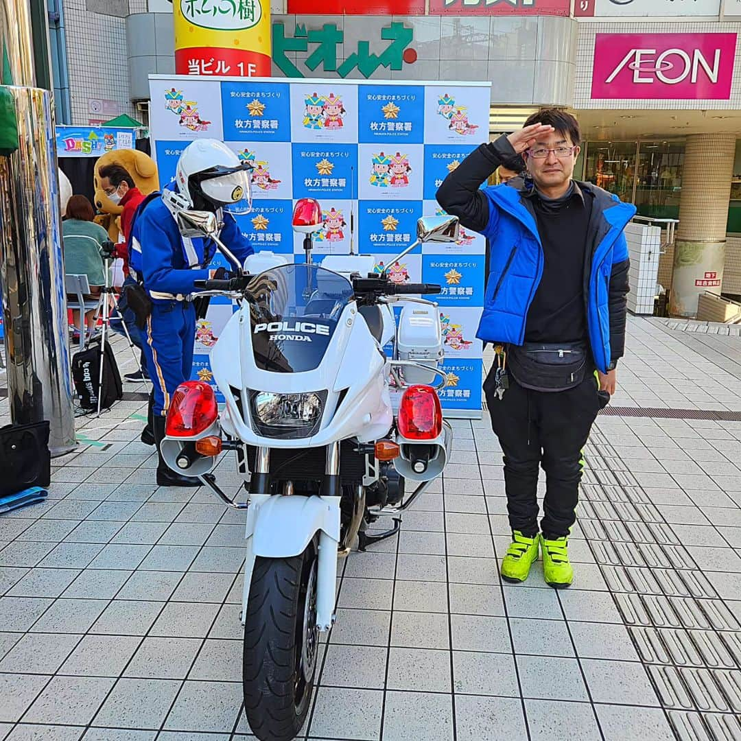 大平我路のインスタグラム：「白バイもいるよー🏍️」