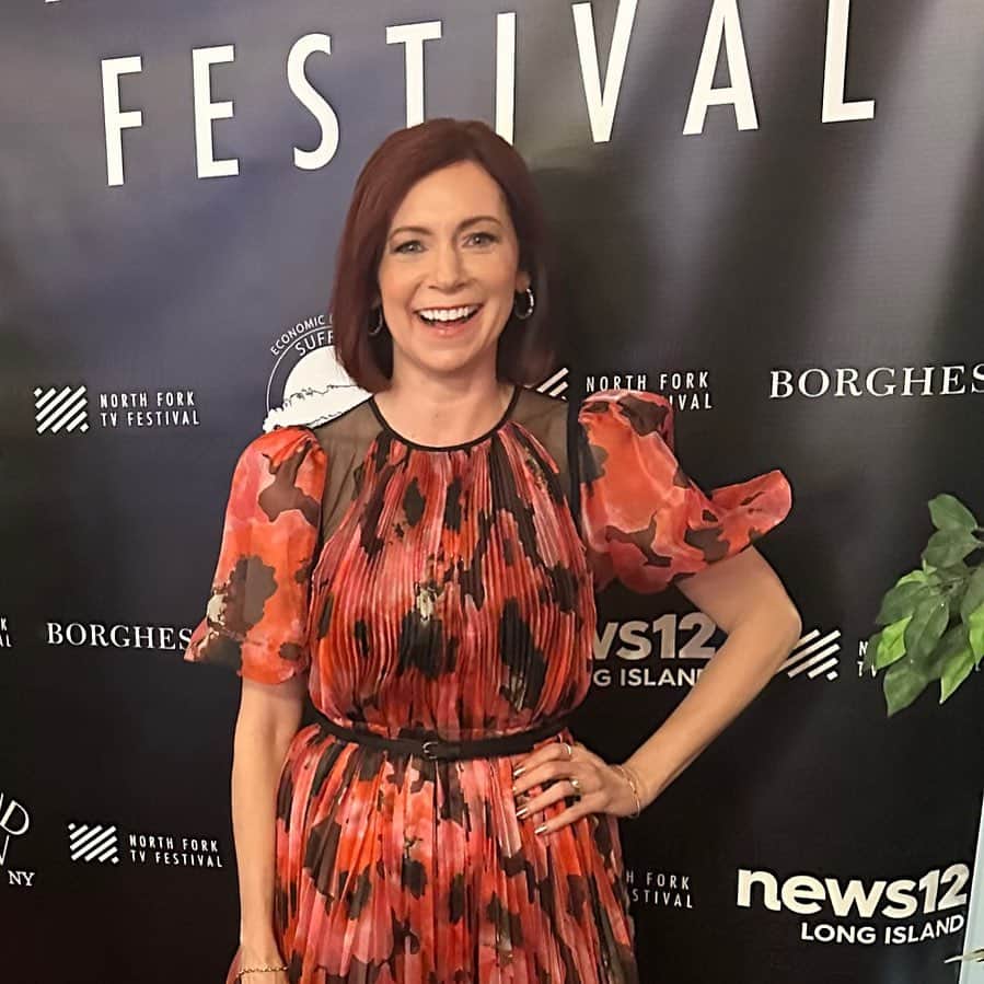 キャリー・プレストンのインスタグラム：「I am v v excited to be at the @northforktv festival to receive the Canopy Award! Such a special weekend with friends and colleagues…styled by @jennrosadostylist ~ dress by @bibhumohapatra ~ accessories by @nat_the_jeweler ❤️」