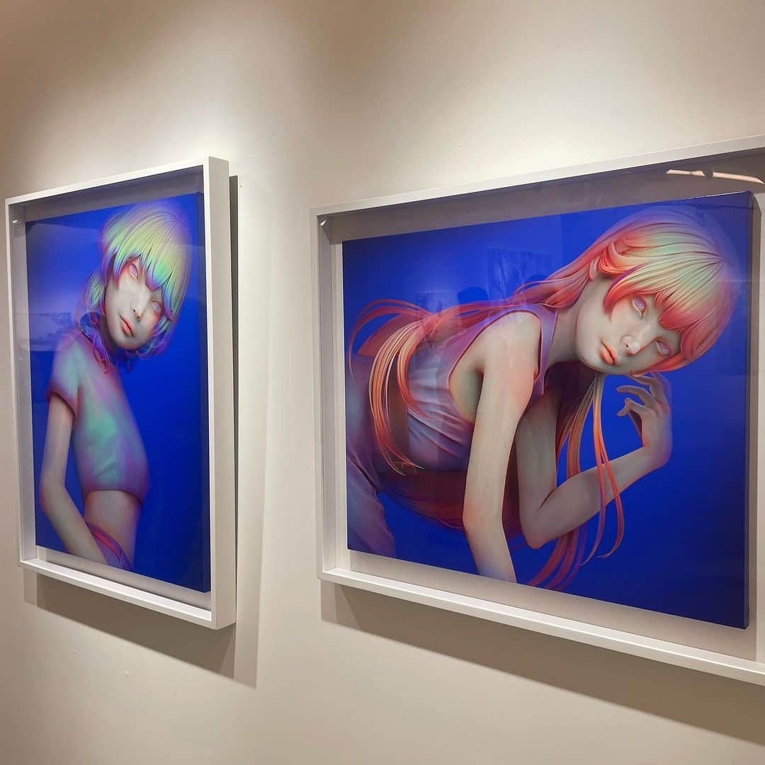 吉村民さんのインスタグラム写真 - (吉村民Instagram)「「ブレイク前夜展in金沢」 〜秋元雄史セレクション〜が始まったので、見に行ってきました！  オープニングトークショーでは、 作家さん自身の制作に対する想いや 秋元さんが魅力的に感じた視点などをお話いただき、アートの見方の面白さ、を感じることが出来ました🎵  作家さんのお話を聴かせていただくと、 作品を見るのがより楽しくなりますね。  素敵な展示になっていますので、 是非、遊びに行ってみてください。  期間　11/18(土)〜12/24(日) 営業時間　11 時～18時　(休・月火) 会場　ASTER @breakzenya  @aster_gallery_kanazawa  @akimotoyuji   ■会場：ASTER 〒920-0061 石川県金沢市問屋町1丁目99 お問い合わせ : 076-256-1618 https://aster-g.com info@aster-g.com @ASTER_Gallery_kanazawa :チケット:入場料:500円 チケット購入リンク (前期後期共通、何度でもご入場頂けます) https://artsticker.page.link/Bureikuzenya_ASTER  出展作家　 足立篤史 @atsushi_art_photo  木原千春 @chiharu_kihara  堀川由梨佳 @yurika_horikawa  渡辺おさむ @w_osamu  谷原菜摘子 @natsuko_tanihara  ノガミカツキ @katsukinogami 岡﨑龍之祐 @ryunosuke.okazaki 額賀苑子 @nukegechang 栗原莞爾 @kanji_kurihara 江上越 @egamietsu_artstudio  江頭誠 @makotoegashira_artwork 黒坂祐 @kurosaka_yu 佐野藍 @ai.sano_sculpture 斎藤亮輔 @ryausuke 阪本トクロウ @tokuro_sakamoto 三浦光雅 @koga_miura 三澤亮介 @ryosuke_misawa_53 篠崎理一郎 @reeeeeach0222 酒井智也 @s_tomoya1212 小津航 @ozuwataru  水口麟太郎 @rintaro_artist 川人綾 @ayakawato  川端健太 @kawaken11_06  谷口洸 @k10600570akira 東弘一郎 @koichiro.azuma  藤森詔子 @shokofujimori  豊海健太 @urushi_toyoumi_kenta  茂木淳史 @alligator_john_mogimogi」11月19日 10時32分 - yoshimuratami