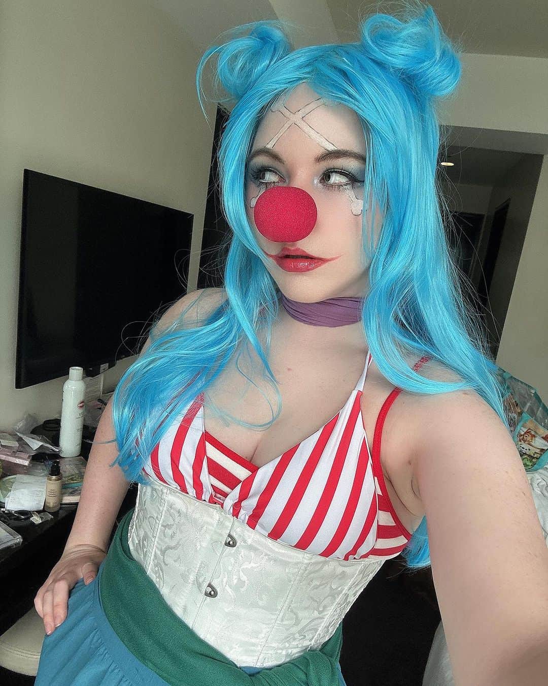 ジューン・ラブジョイさんのインスタグラム写真 - (ジューン・ラブジョイInstagram)「Who wants to join Buggy’s crew? #onepiece #onepiececosplay #onepiececosplayer #buggyonepiece」11月19日 10時41分 - junelovejoyy