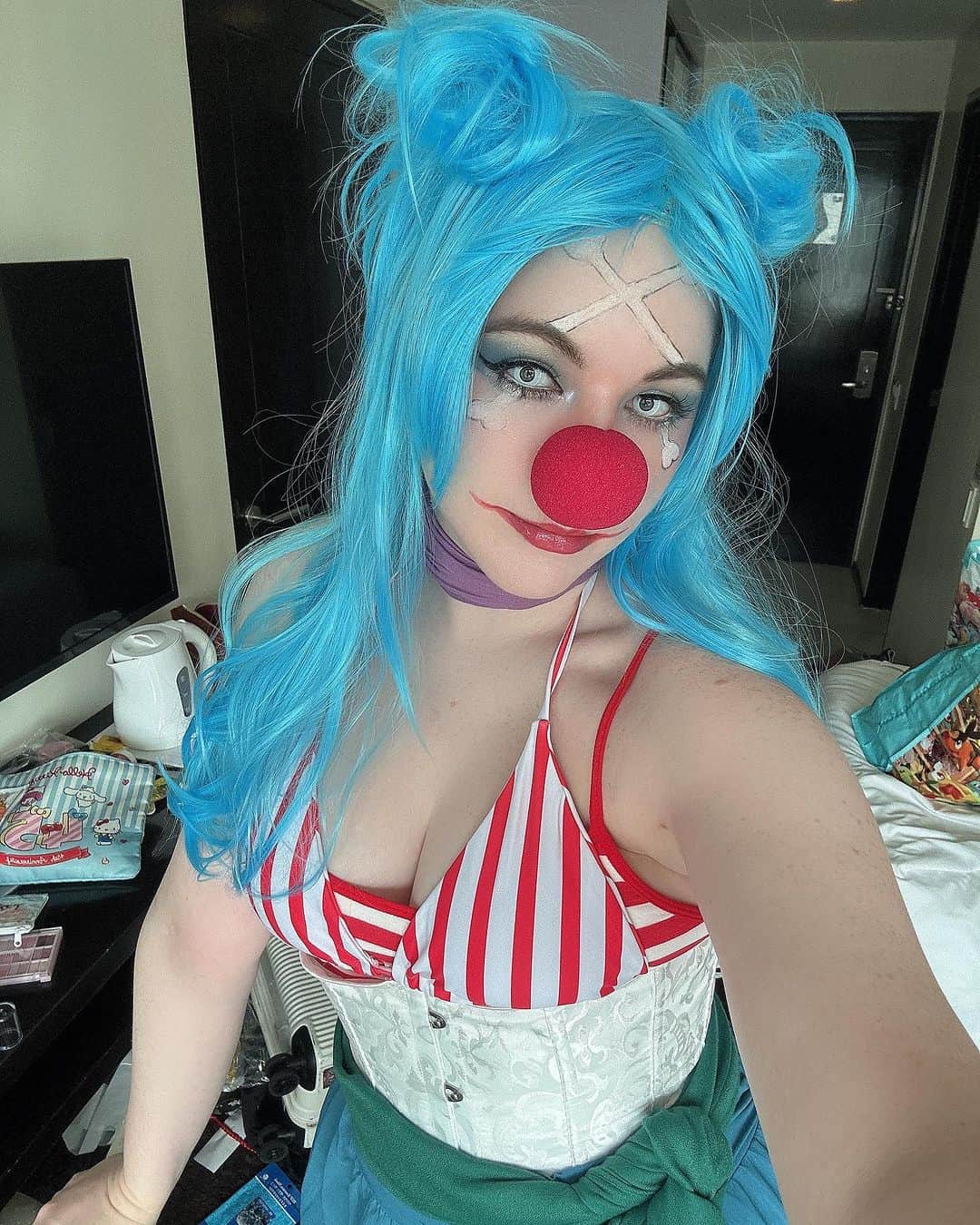 ジューン・ラブジョイさんのインスタグラム写真 - (ジューン・ラブジョイInstagram)「Who wants to join Buggy’s crew? #onepiece #onepiececosplay #onepiececosplayer #buggyonepiece」11月19日 10時41分 - junelovejoyy