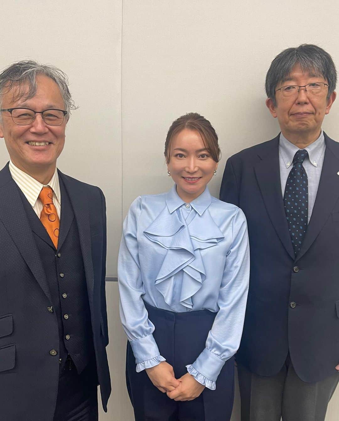 加藤綾菜さんのインスタグラム写真 - (加藤綾菜Instagram)「おはようございます☀  昨日は、医師会の講演会でした。 「認知症と介護」についてお話しさせて頂きました🙏  一緒に登壇した先生達に認知症は長く生きたからなるもの。 そんなマイナスに考えないで。 とそこまで長く生きたなんて凄いじゃない。  との言葉にそうだよね。  と少し認知症の捉え方が変わりました。  私はフレイル予防について話しました😃👍  ファンの方々から沢山の差し入れを頂きまして ありがとうございました💕  11.18にインタビュー記事が何社かアップされてるのでストーリーに貼っておきますね！  よし、今日からまた頑張っていきます💪」11月19日 10時35分 - katoayana0412