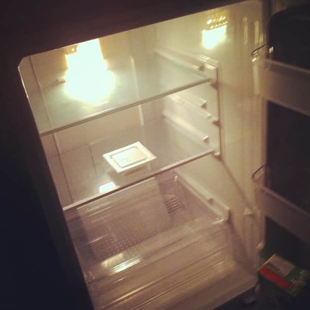 HIKAKINのインスタグラム：「購入してから四ヶ月経つ冷蔵庫の中身です＼(^o^)／」