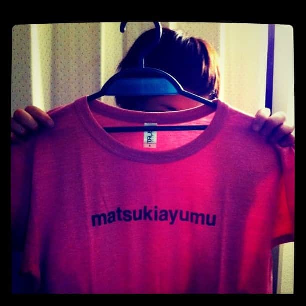 のインスタグラム：「一緒にこれも頂いた。ありがとう @shunpero  @110co！冬もTシャツ一枚宣言だな。」