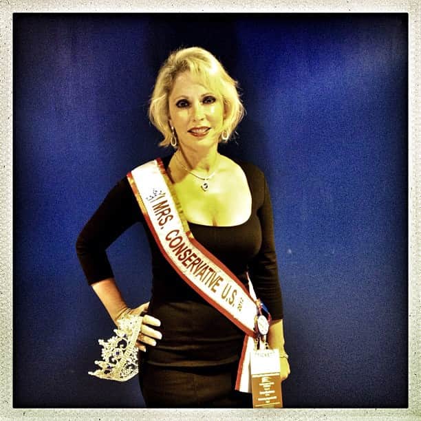 The New Yorkerさんのインスタグラム写真 - (The New YorkerInstagram)「Tampa, FL | August 29, 2012 Miss Conservative USA. #photography #photojournalism #documentary #hipstamatic #rnc #tampa #campaign2012 @benlowy」8月30日 7時47分 - newyorkermag