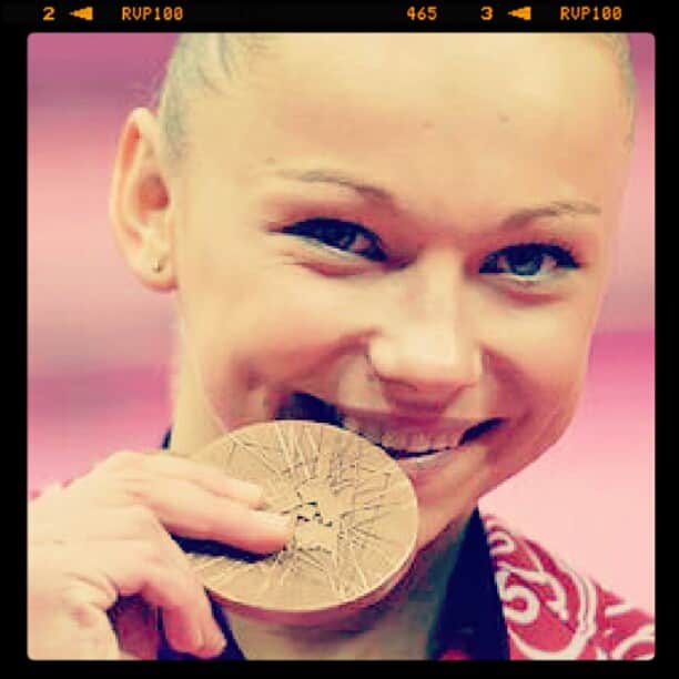 マリア・パセカのインスタグラム：「#olympicgames #london2012 #mariapaseka #paseka #gymnastic #aliyamustafina #viktoriakomova」