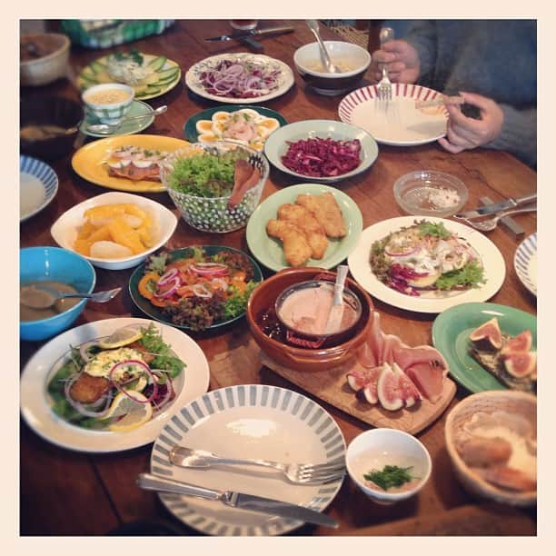 のインスタグラム：「撮影後にもりもり試食。」