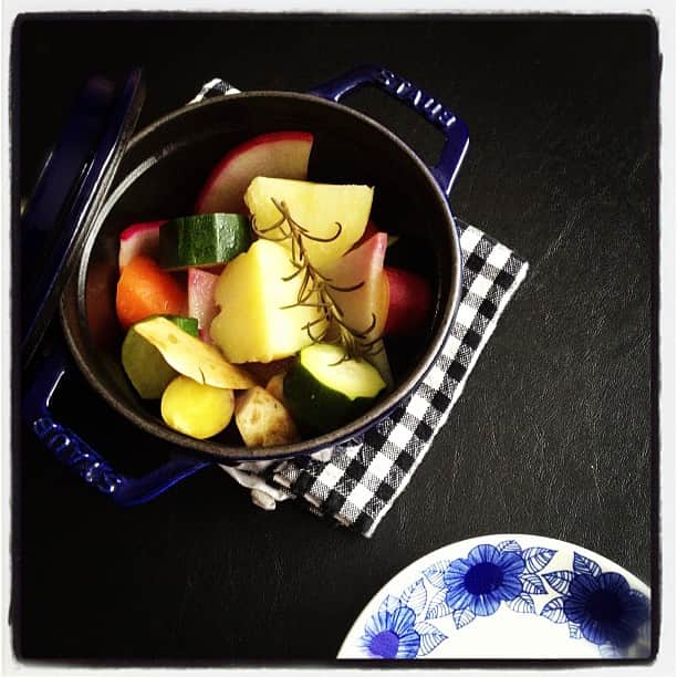 小堀紀代美さんのインスタグラム写真 - (小堀紀代美Instagram)「微調整で蒸し野菜。でも、芋類多し（笑）」11月9日 11時54分 - likelikekitchen