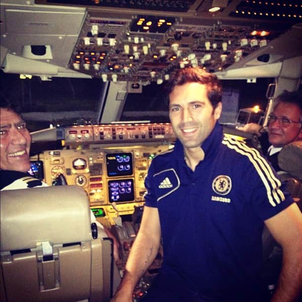 のインスタグラム：「Destiny Tokyo ✈ Take off in the cockpit. Priceless」