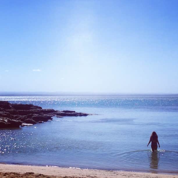 アリシア・デブナム・キャリーのインスタグラム：「A little piece of heaven. Thanks @georgiamoraitis」