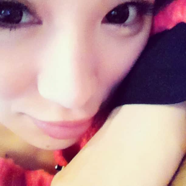 手島優のインスタグラム：「ちらっ。」