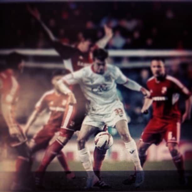 パトリック・バンフォードのインスタグラム：「Serious man marking haha 5 on 1!! #swindon v #dons」