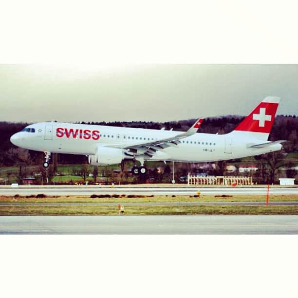 スイス航空のインスタグラム：「Our new A320 with Sharklets! What do you think of them? #airbus #avgeek #avporn (photo via Swiss Airlines Facebook page, by Martin Stamm) #Swiss #FlySwiss」