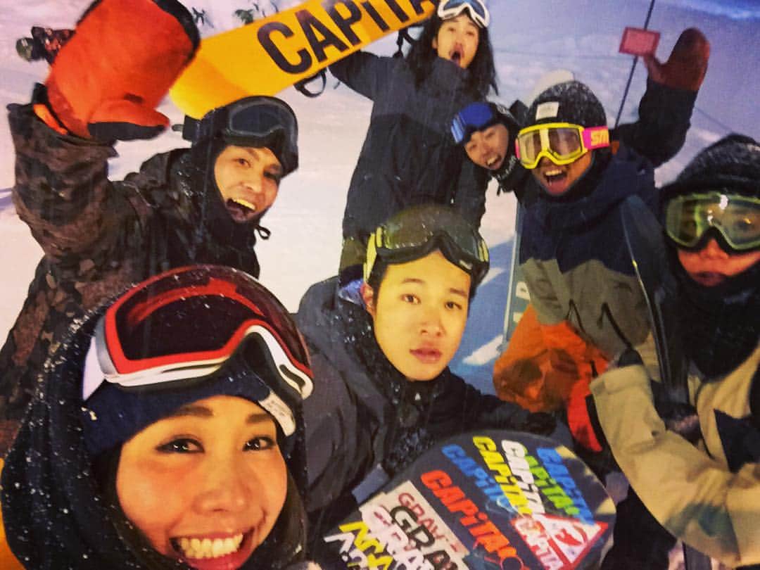 藤森由香のインスタグラム：「Super fun Nighter session at Niseko Japan ! w: @keijirooka @gradai @hydeyasunaga @naptimekaede @_mar_kun_  @hal_wo #whereisiphone4 ?」