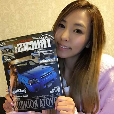 川端佑希さんのインスタグラム写真 - (川端佑希Instagram)「Custom TRUCKS MAG. カバーガールをさせて頂きました‼︎ 12月28日発売です♡ #customtruks #カスタムトラック #customtruksmag #カスタムトラックスマグ #車 #car #モデル #model #撮影 #カメラ #camera #美意識 #女子力 #水着 #ポージング #フォレバ」12月29日 3時01分 - ayp_photo