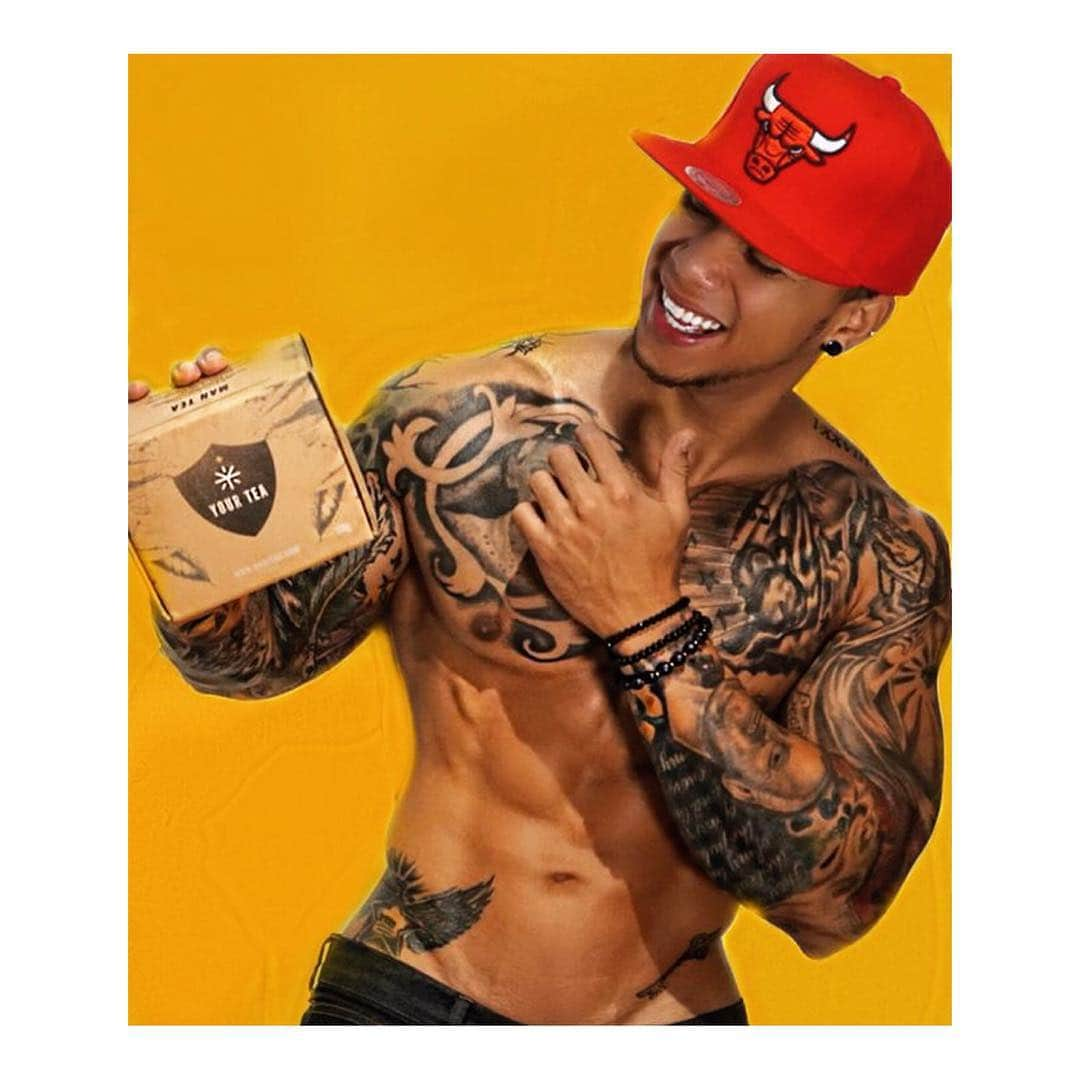 Your Teaさんのインスタグラム写真 - (Your TeaInstagram)「Legend @borrelljr showing his digestive system some TLC with our Man Tea blend. 👌 ___ @man_tea has been made with powerful organic herbs to assist speed up recovery times, increase energy & stamina, reduce fluid retention and increase natural testosterone levels. The perfect addition to any workout regime! 💪💪 ___  #yourtea #nourishandrevitalise #organicliving #gainsfordays #gaintrain #recoverytime #naturalremedy #testosterone #mantea #healthandwellness」12月29日 15時11分 - yourtea