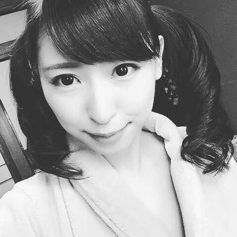 秋山祥子のインスタグラム：「ツインテどーかなー？？(￣◇￣;)」
