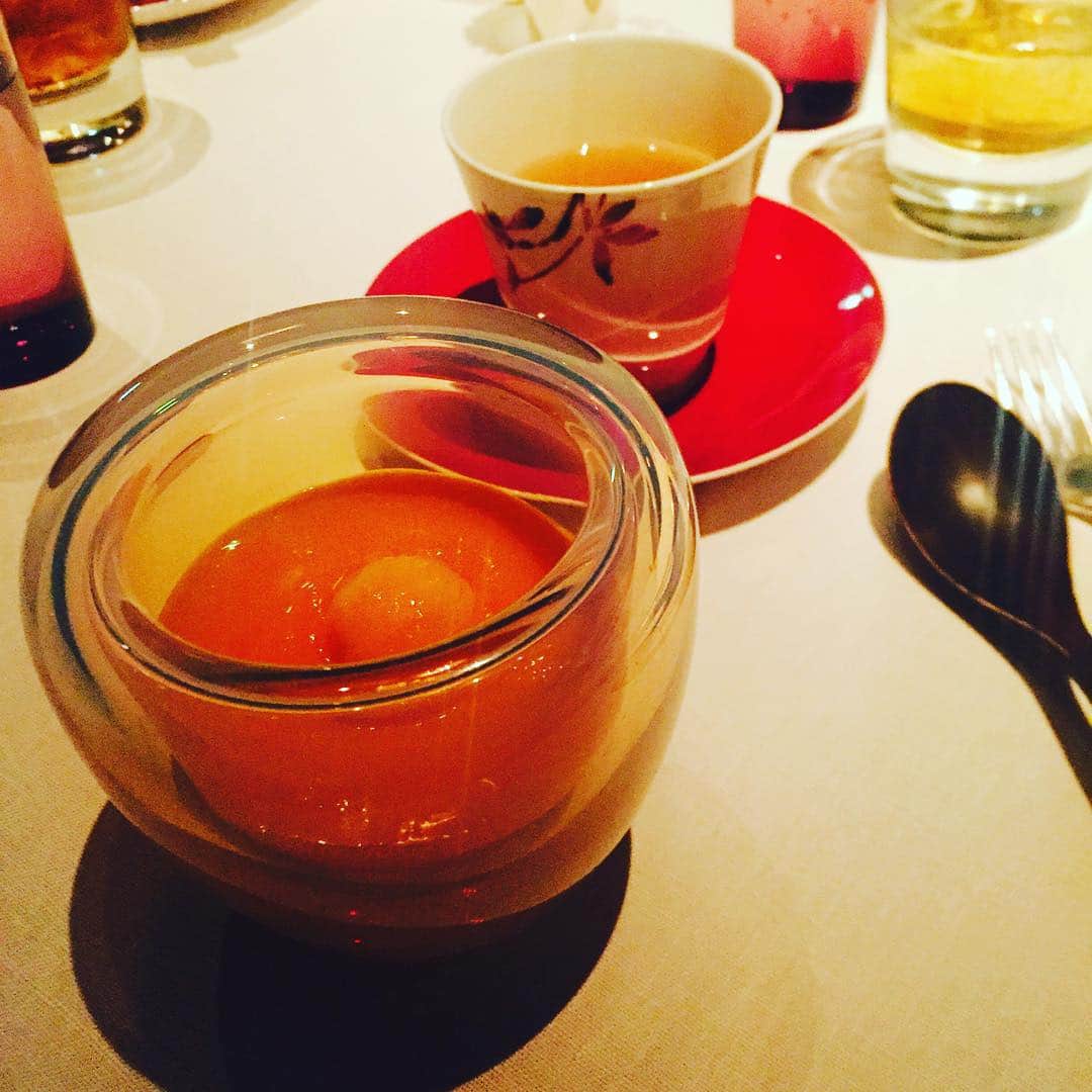 冨張愛さんのインスタグラム写真 - (冨張愛Instagram)「今年最後の外でのお食事。 スカイツリーを眺めながら ♡  #mandarin #mandarinoriental #SENCE #tokyo #2015 #last」12月31日 14時47分 - megumitomihari