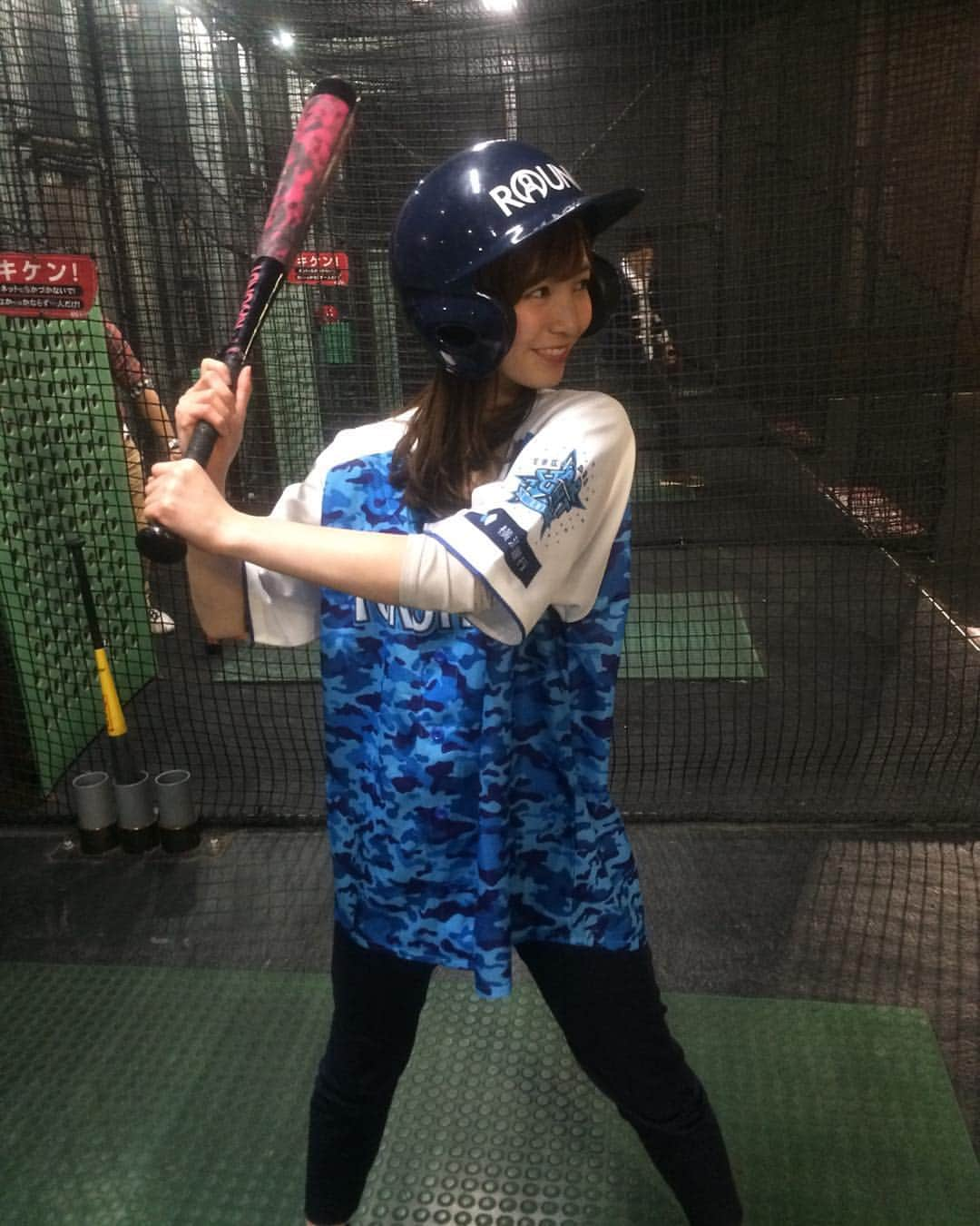 ほのかさんのインスタグラム写真 - (ほのかInstagram)「Facebookには載せたけど…… バッティング⚾︎⚾︎ #野球やりたい #バッティング #ミスオブサークル」12月9日 23時58分 - nononon159