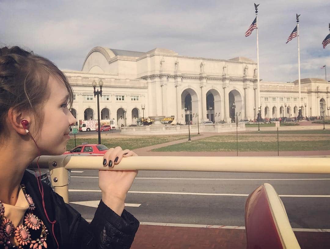 アンジェリーク・アバチキナのインスタグラム：「#tb to Washington ☺️🙌🏻 #washington #visiting #bustour」