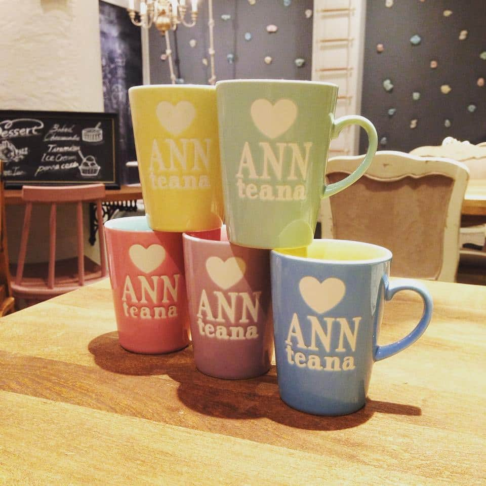 ANNTEANAさんのインスタグラム写真 - (ANNTEANAInstagram)「こんなにかわいいのに、まだ知らない方もいらっしゃると思い、今回はグッズの紹介を♪ ・ ANNTEANAマグカップ(*´∇｀*) ・ すっかり冷えきったこの時期に、お家でもカフェ気分で温かい飲み物はいかがでしょうか♪ ・ 気になった方はお気軽にコメントまたは、ご来店の際スタッフまで(*^^*)」12月10日 19時14分 - annteana_staff