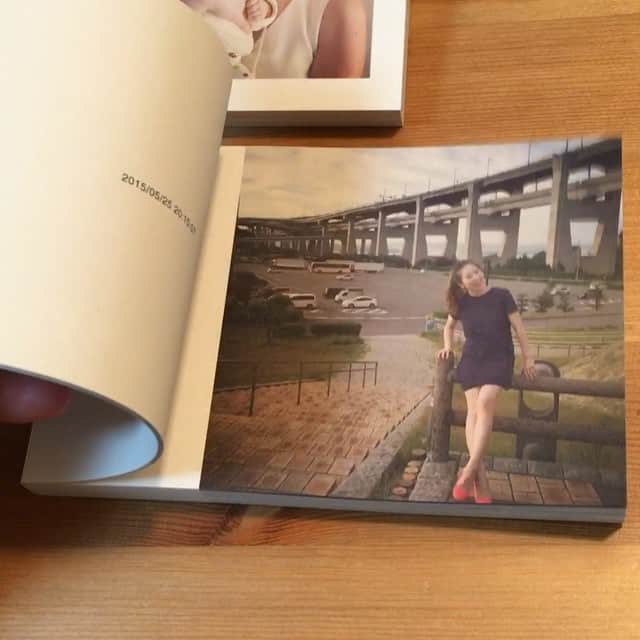 kyokkyのインスタグラム：「instantbook頼んでみました❤️ なかなか良かった📖❤️ #スタボンパラパラ」