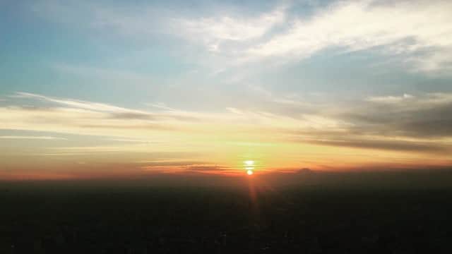 mimeiのインスタグラム：「Have you checked out my latest video?  Lots of #Tokyo timelapses and a taste of life in #Japan ❤️ Link in my profile!  Plus new Vlogmas out on Mimei Land!🍂💕」