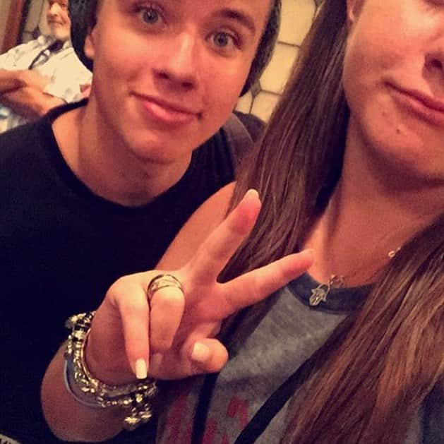 Alex from Targetのインスタグラム：「with a fan #alexl #alexleeworld #alexfromtarget @alexleeworld」