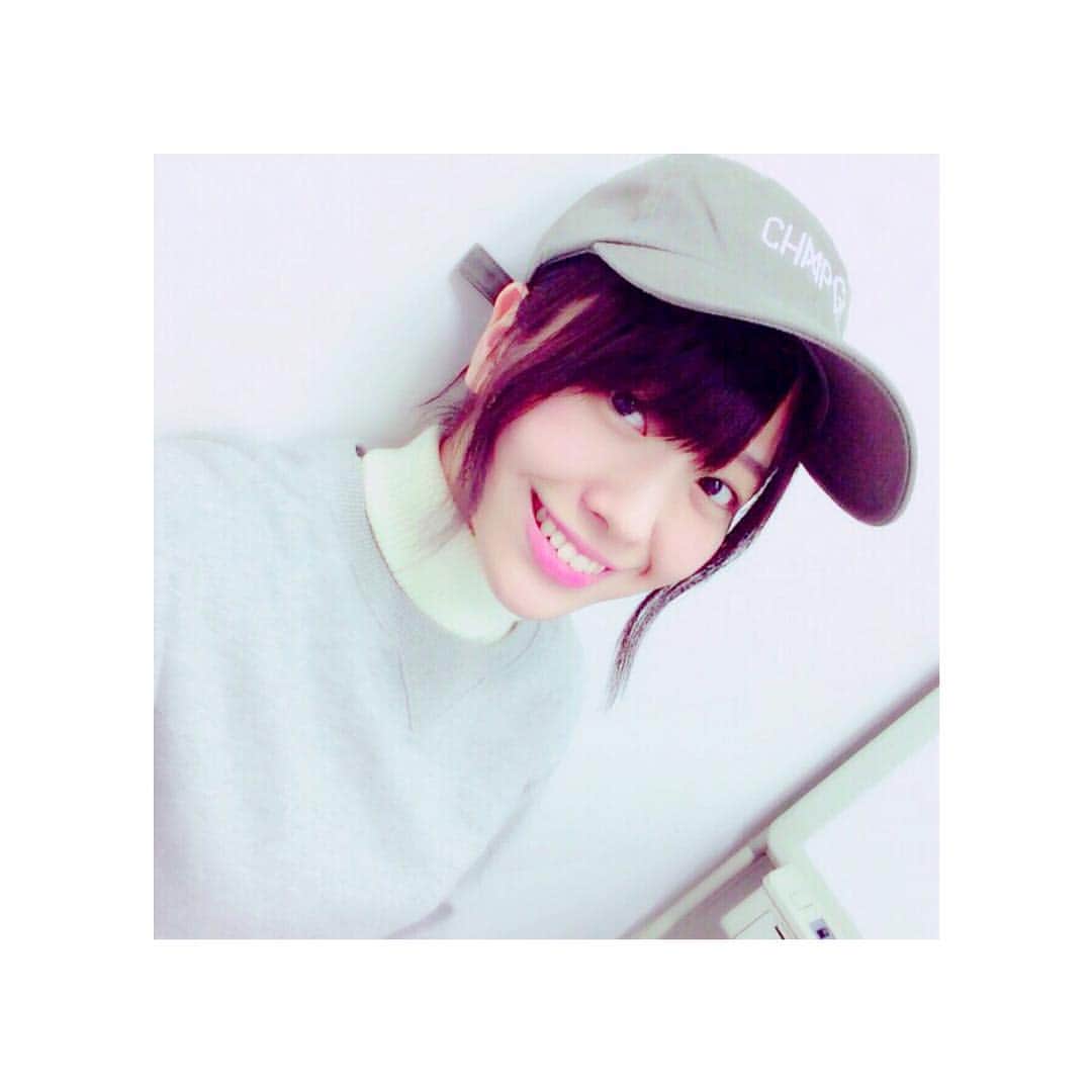 愛美さんのインスタグラム写真 - (愛美Instagram)「おにゅーの帽子◎  #CHMPGN #カーキ と #グレー の間 #最近 #帽子 #すき」12月17日 21時07分 - aimin_official