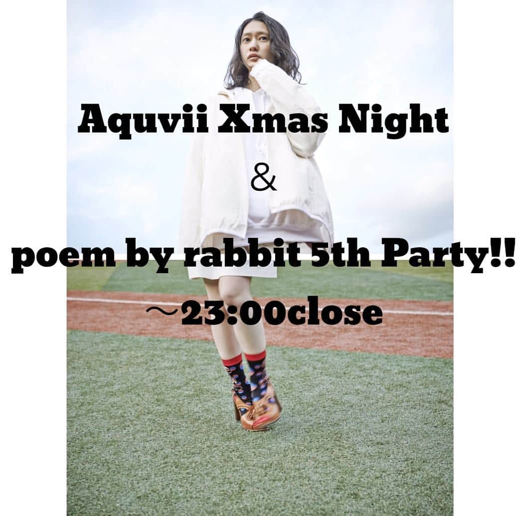 代官山Aquviiのインスタグラム：「《Aquvii Xmas 12/18延長営業のおしらせ！》 Aquvii＆poemがXmas のgiftをご提案するべく、 みんなでお酒をのみながら楽しい時間を過ごせれば…と 思い特別延長営業いたします＊  現在２Fにて靴下の展示販売中のpoem by rabbitのブランド 5周年のお祝いpartyも、ぜひみなさま遊びにいらして下さい◯ ●12.18（FRI）poem by rabbit 5th Anniversary Party ●19:00~23:00 ※12.18のみ延長営。 <12:00 open-23:00 close＞  #gift #Aquvii #daikanyama #poembyrabbit」