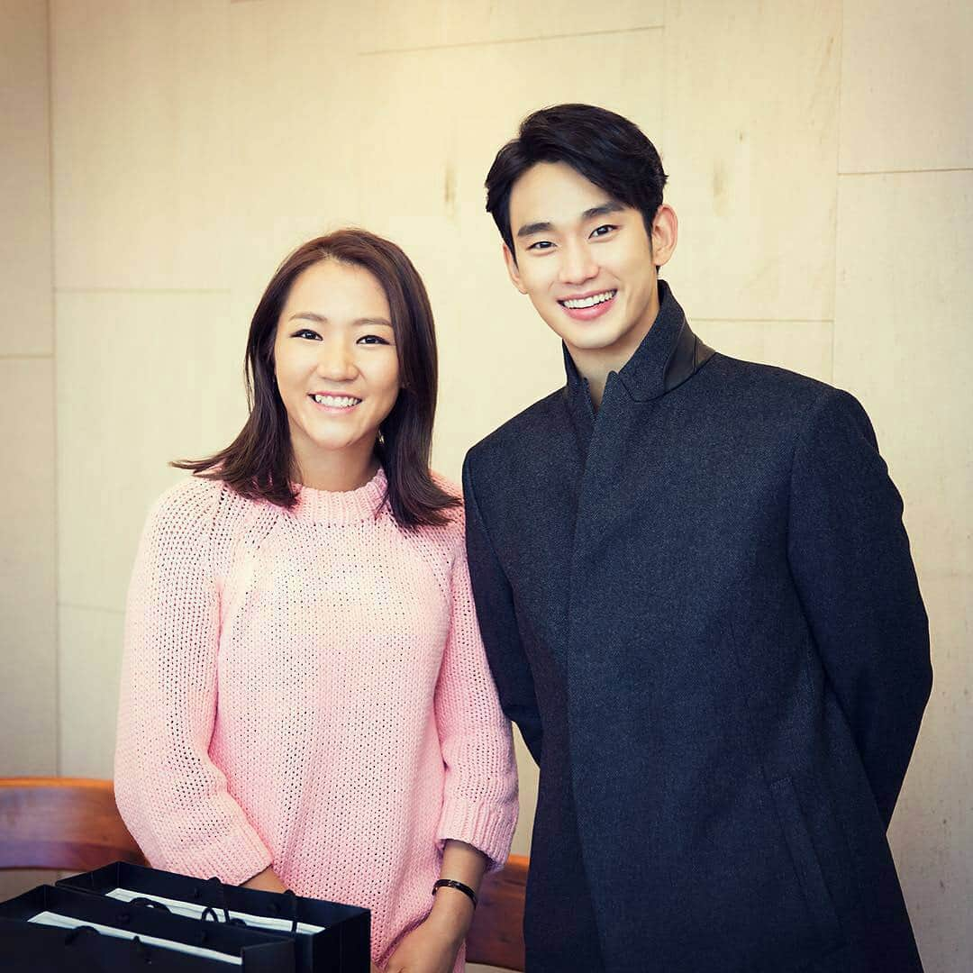 キム・スヒョンさんのインスタグラム写真 - (キム・スヒョンInstagram)「Repost from @lydsko -  I've always been a HUGE Kim Soo Hyun fan... And today I got the opportunity to meet him!!! I was so excited and nervous 🙈😁🙊 #FeelingLucky #ThankYou #BigFan #Yayyyyyyy #HeIsReallyHandsome #Regrann」12月18日 8時42分 - kshyun216