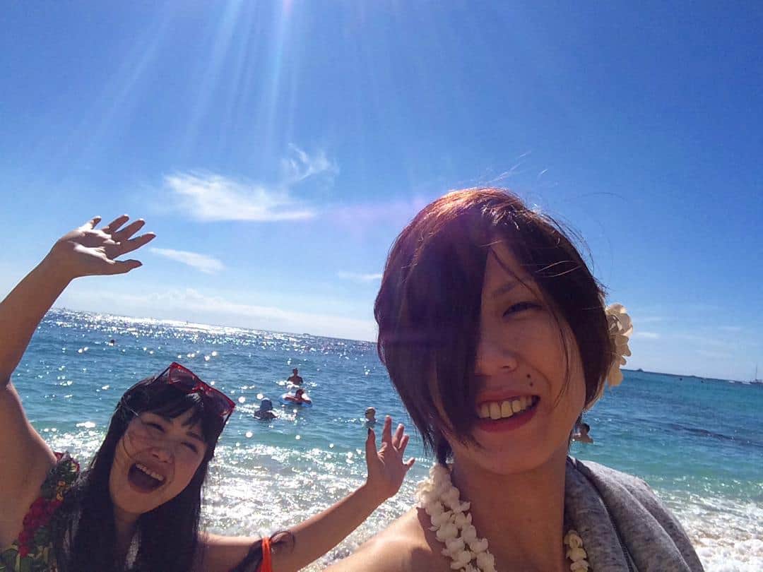 郡島陽子のインスタグラム：「※エロ注意  一応、肩出しといた 月曜日がんばれ！」