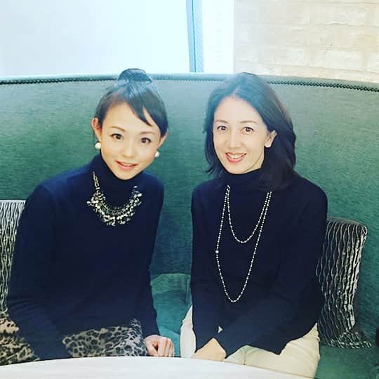 中島静佳さんのインスタグラム写真 - (中島静佳Instagram)「事務所の先輩勝恵子さんとランチ☆ プロデュースしているCe.Frlonのタートルニットを二人とも着ていました。姉妹みたい？！(笑)ネックレスで雰囲気変わりますね。デザインも着心地もよくヘビロテしたくなるアイテムです。 #cefrlon_official#fashion #セントフォース #おそろコーデ」12月22日 9時55分 - shizuka617nakajima