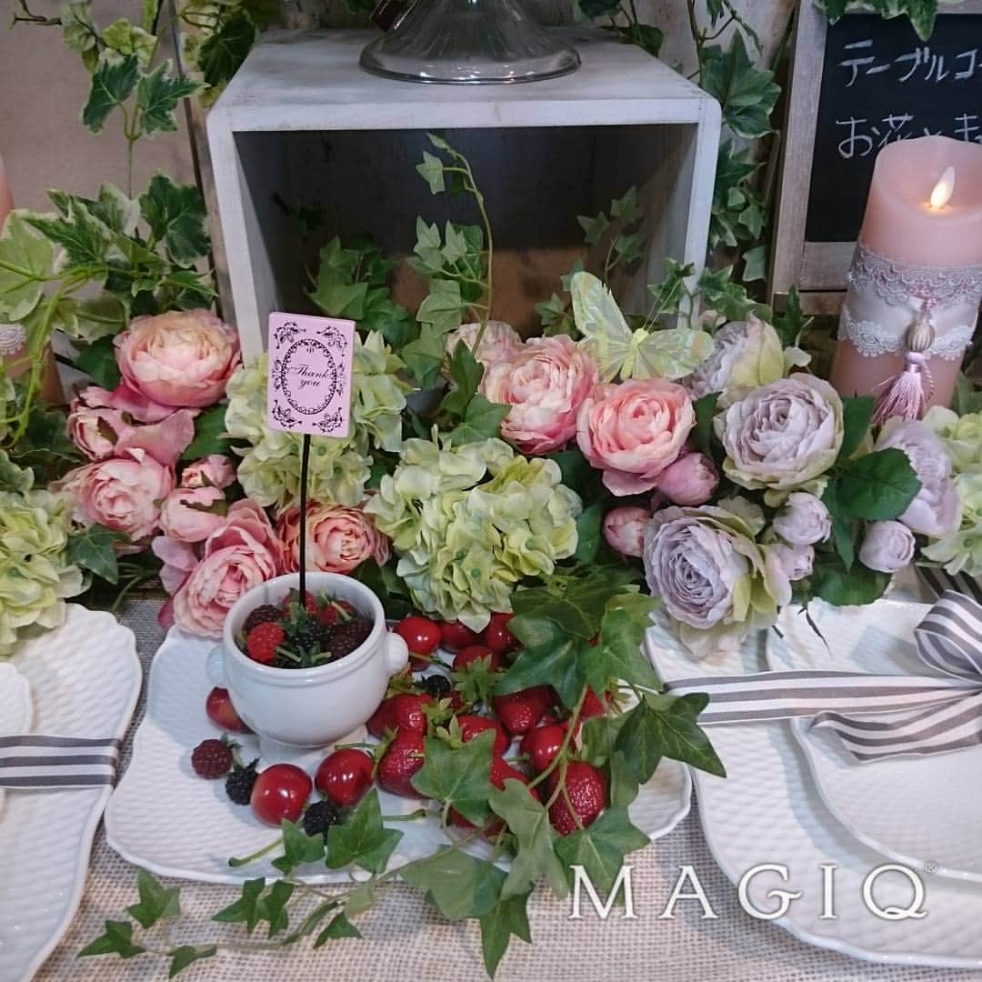 東京堂アーティフィシャルフラワーMAGIQのインスタグラム：「#アーティフィシャルフラワー #MAGIQ で生活の中に彩りとゆとりを感じませんか。詳細はMAGIQレーベルのHPで‼ #アーティフィシャル #artificialflower #artificial #アートフラワー #造花 #花 #flower #インテリア #インテリア雑貨 #東京堂」