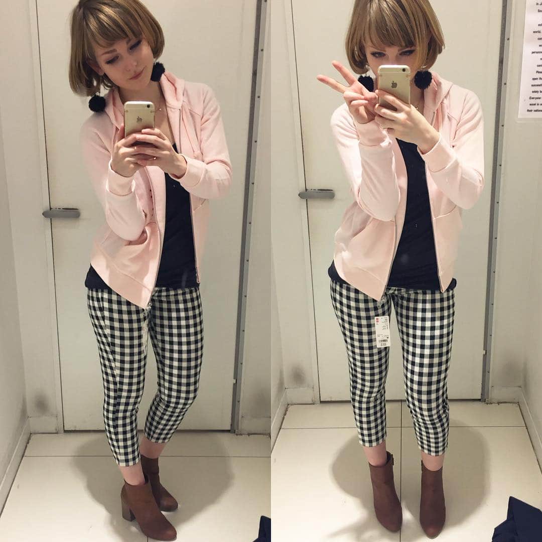 Ella Freyaのインスタグラム：「U- Uniqlo ? Pls come to Netherlands. Pls. #uniqlo #bugisplus #bugis」