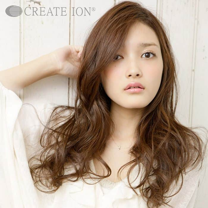 クレイツ公式オンラインショップのインスタグラム：「ゆる#脱力#ヘアアレンジ #32mm #グレイスカールメリー 髪の中間から前髪は#外巻き 毛先は#mix巻き  #クレイツイオン #クレイツ #ヘアスタイル #ヘアアレンジ #hairstyle #hair #クレイツ公式オンラインショップ #shellion」