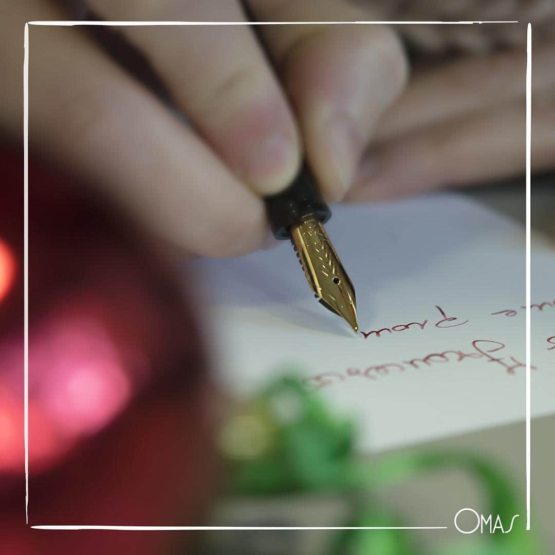 オマスのインスタグラム：「Happy holidays to all of you who follow us with the same passion you use to write. Now, it’s time for us to write the word holidays on our agenda too. Merry Christmas and happy 2016 to all of you! #Fountainpen #Pen #Calligraphy #FPGeeks #slowliving #handwrite #handmade #instapen #handicraft #OMAS #madeinitaly #art #writing #write #ink #penworld #christmas #happynewyear」