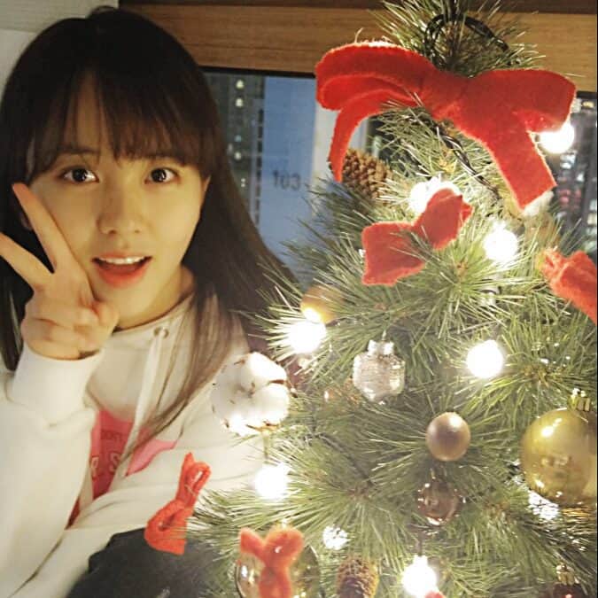 キム・ソヒョンさんのインスタグラム写真 - (キム・ソヒョンInstagram)「예쁜 크리스마스트리 선물해주신 페리페라도 감사합니다❤Merry christmas🎅」12月24日 21時05分 - wow_kimsohyun