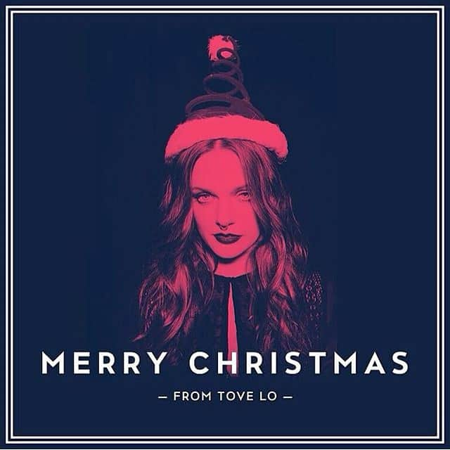 トーヴ・ローのインスタグラム：「melanie released a new song p!atd released a new video and leaked a song now tove and this 💜 my little bean heart can't take this anymore thank you tove for everything you have done for me this year. thank you for tweeting me back in feburary and making me scream super loud in a grocery store. thank you in may for answering my question in your vevo video. and thank you for liking my photo in august!! its amazing where this year has taken us. i remember hearing about your cist on your vocal chord and your surgery and being scared you might not be able to sing again. but it has helped your voice a ton and i'm so glad it worked out in your favor. even though i didn't get to come to any of your shows, (come to vegas and maybe i'll come seee you!!) i loved seeing videos and pictures of you on stage doing what you love. you became "tovelo" on social media and dropped "iamtovelo" which i'm half really glad you did because i got your name on here but its also bittersweet. to this year!! i can't wait to see what 2016 holds for you!! @tovelo」