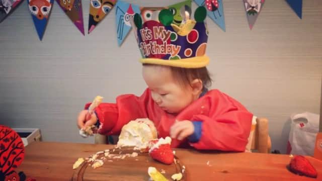kyokkyのインスタグラム：「誕生日でした❤️初めてのケーキ🎂🎉🎉🎉 続く…❤️」