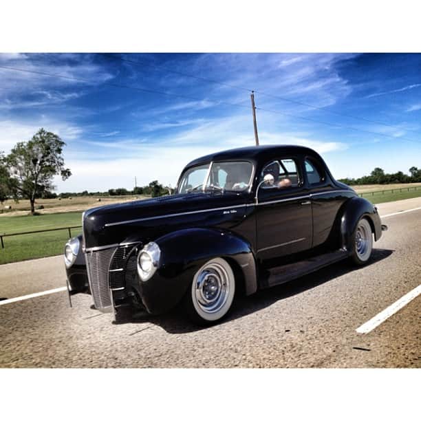 Classics Dailyさんのインスタグラム写真 - (Classics DailyInstagram)「Beautiful 1940 Ford Deluxe Coupe that I got a shot of @ the Hot Rod Power Tour!  #ford #deluxe #coupe #fordsofinstagram #oldschool #1940 #vintage #classy #classiccars #beautiful #classic #carswithoutlimits #car #carsofinstagram #carporn #musclecar #amazingcars247 #tagsforlikes #blacklist #superstreet #americanmuscle #classicsdaily  Follow the crew:  @super_cars93 @americamuscle @lamborghini_daily」6月21日 21時07分 - classicsdaily
