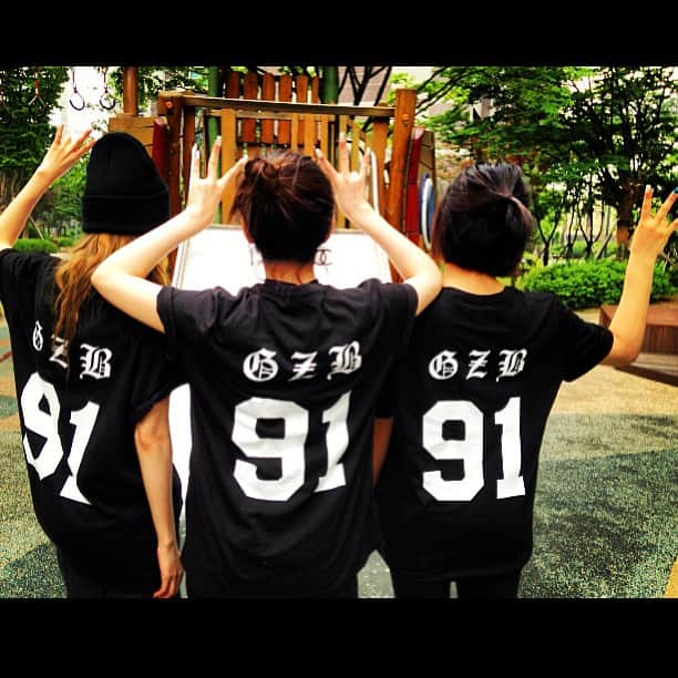 2NE1のインスタグラム：「Good morning blackjacks!we back home!<pic by miss CL>」