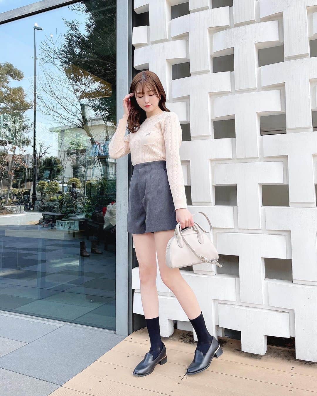 natsumiさんのインスタグラム写真 - (natsumiInstagram)「#ナツシフク  ㅤㅤㅤㅤㅤㅤㅤㅤㅤㅤㅤㅤㅤ 今日YouTubeで紹介しました @pichud_official のフレアショートパンツです.∘ ㅤㅤㅤㅤㅤㅤㅤㅤㅤㅤㅤㅤㅤ このパンツは本気で推しです.ᐟ‪.ᐟ  どうしたら脚が綺麗にみえるのかを。 重視してこだわって作りました😌 ㅤㅤㅤㅤㅤㅤㅤㅤㅤㅤㅤㅤㅤ 色味も、あんまりない、 グレーとブラウンにしました ˎˊ˗ 周りと差がつけられること間違いないので ぜひチェックしてみてください☺︎ ㅤㅤㅤㅤㅤㅤㅤㅤㅤㅤㅤㅤㅤ ㅤㅤㅤㅤㅤㅤㅤㅤㅤㅤㅤㅤㅤ ㅤㅤㅤㅤㅤㅤㅤㅤㅤㅤㅤㅤㅤ #pichud #ピチュダ #pichud_code #ショートパンツ #ショートパンツコーデ #フレアパンツ #フレアパンツコーデ #淡色女子 #淡色コーデ #淡色」3月14日 22時21分 - iskw_ntm