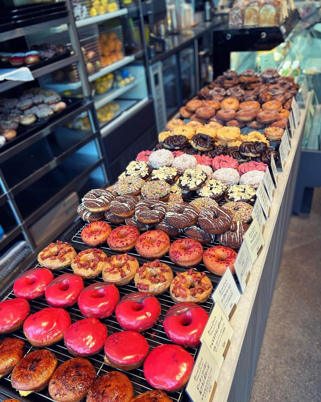 雨宮みずきさんのインスタグラム写真 - (雨宮みずきInstagram)「． @racines_donutandicecream 😋🍩🥤🍞🌈  この日はスムージーとジェラート🍨💚 次はドーナツも食べたい🤤🤍  #racineaoyama #ラシーヌ青山  #ののあおやま #表参道カフェ」3月16日 16時15分 - ammymzk0926