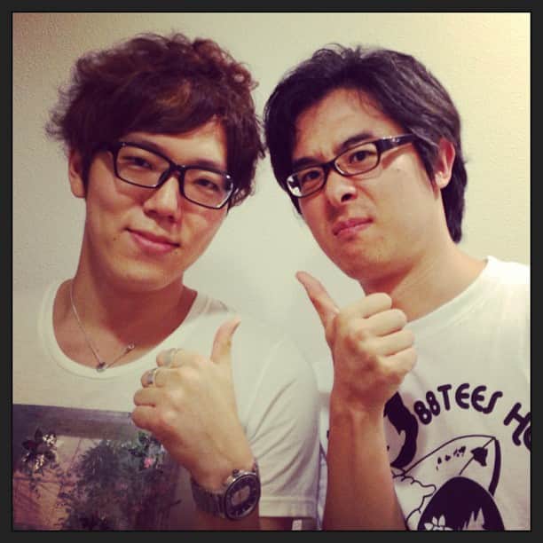 瀬戸弘司のインスタグラム：「HIKAKIN君が新居に来てくれました！楽しかったぜ！モノがなくて何もおもてなしできなくてごめんよー。 @hikakin」