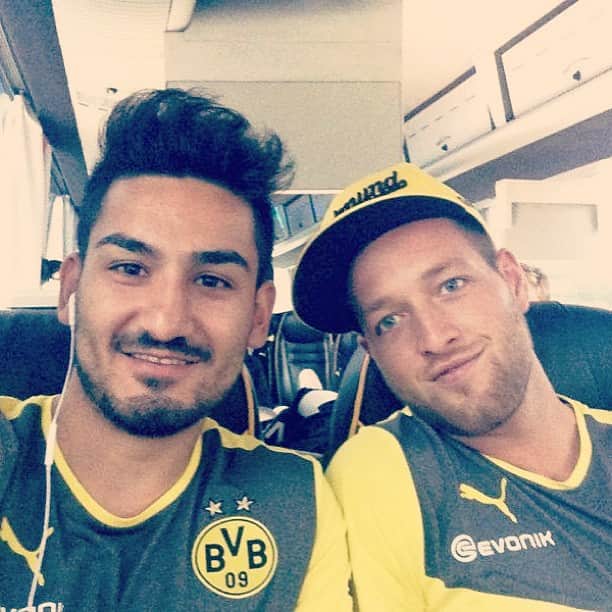 ユリアン・シーバーのインスタグラム：「@ilkayguendogan ✌」