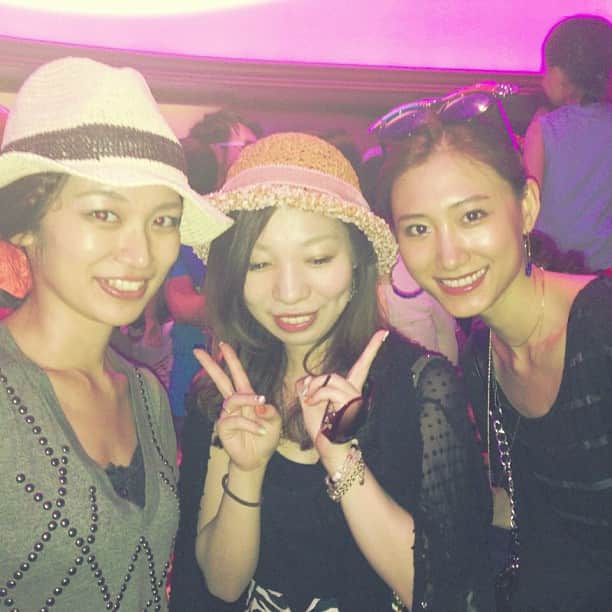 白雪のインスタグラム：「また思い出出来たね♡ #Disney #Disneyland #japan #friends #BFF」